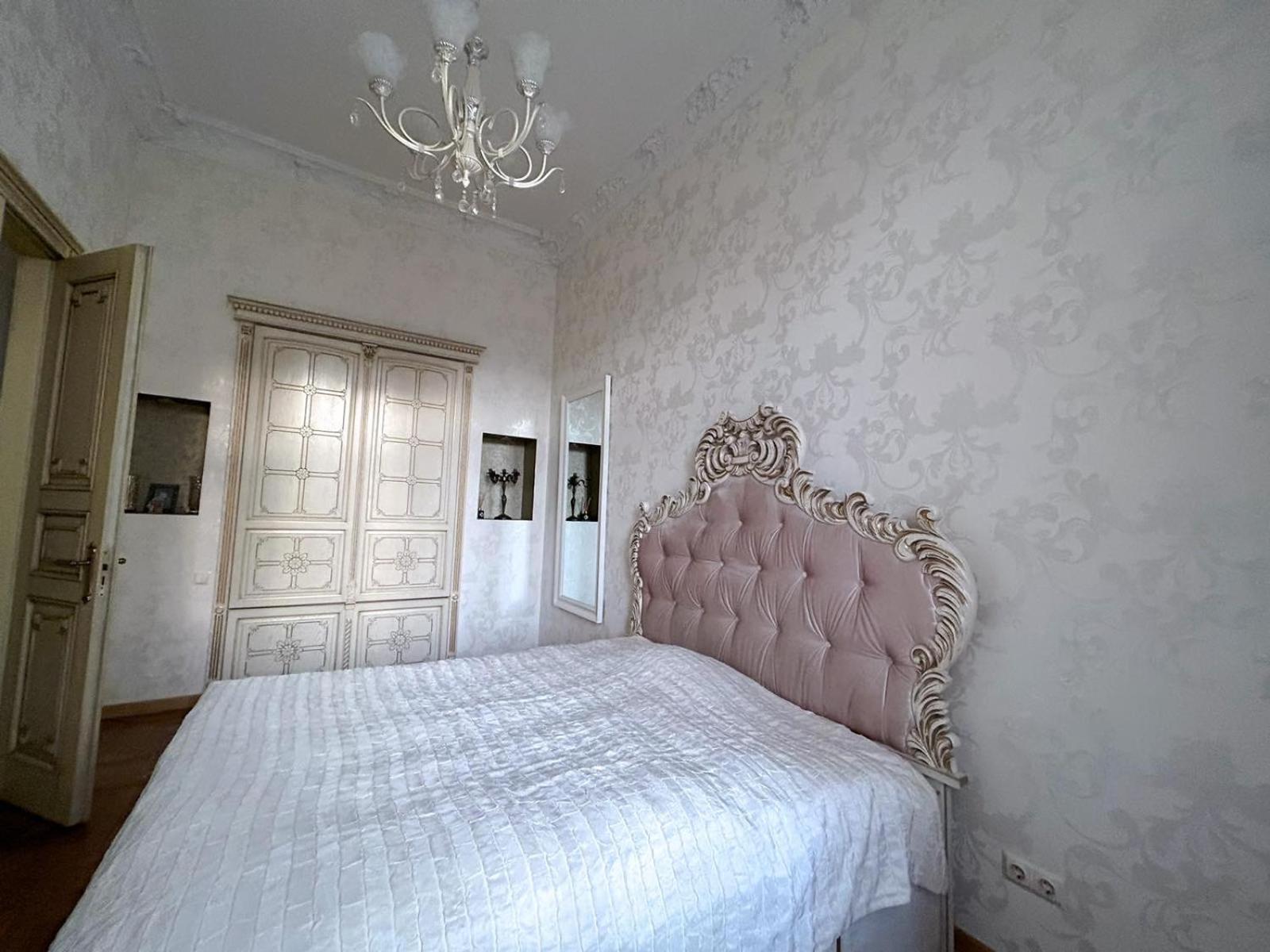 Goldenapartmentlviv Luaran gambar