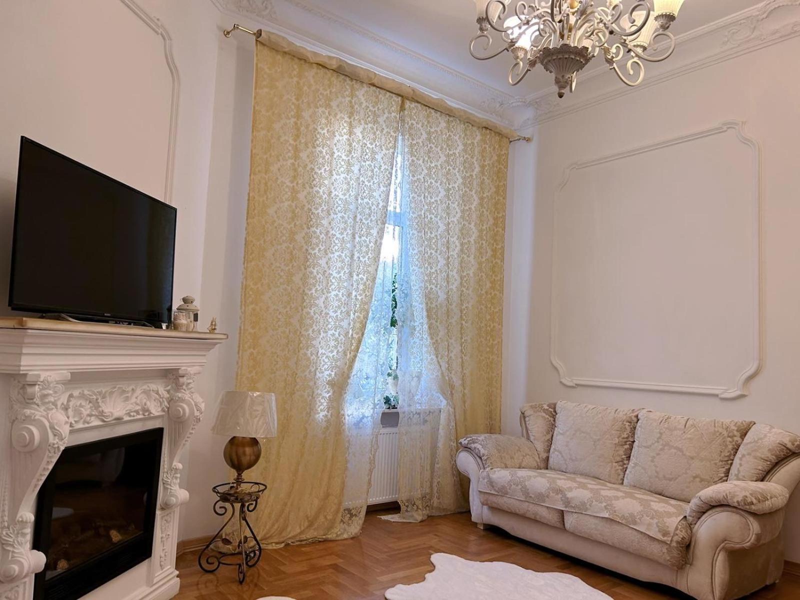 Goldenapartmentlviv Luaran gambar