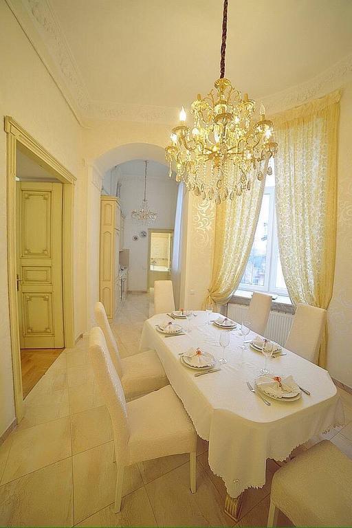 Goldenapartmentlviv Luaran gambar